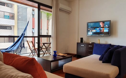Long term rental apartment in Botafogo - Living room with balcony